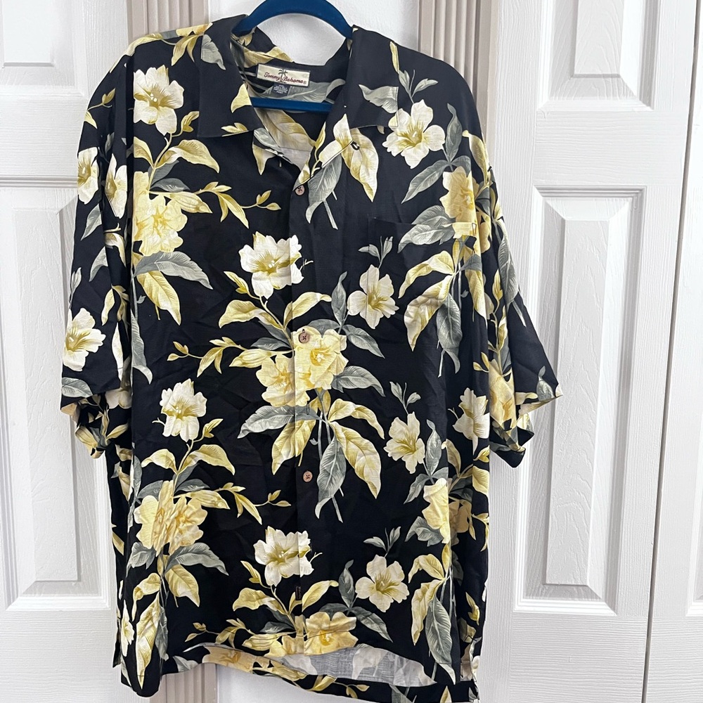 Tommy Bahama men’s shirt